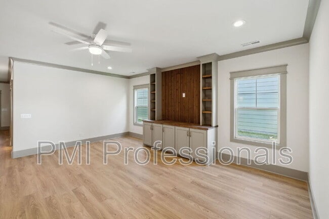 Building Photo - 3407 John Richards Dr