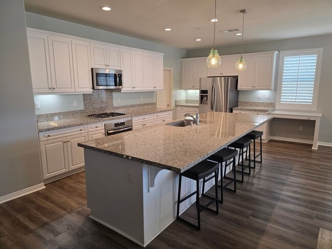 Building Photo - Gorgeous Single Level, 4 Bedroom Pool Home with Solar!