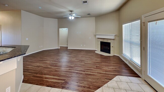 Building Photo - 4 Bedroom Home in Edmond