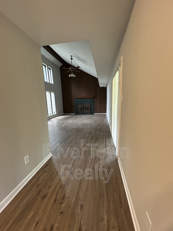 Building Photo - 3293 Leschallas Dr