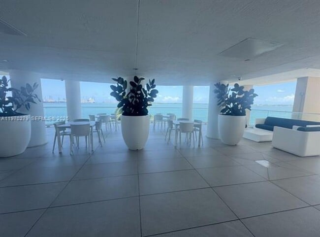 Building Photo - 770 Claughton Island Dr