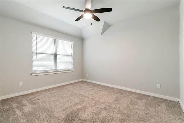 Building Photo - 1900 Brentwood Ln