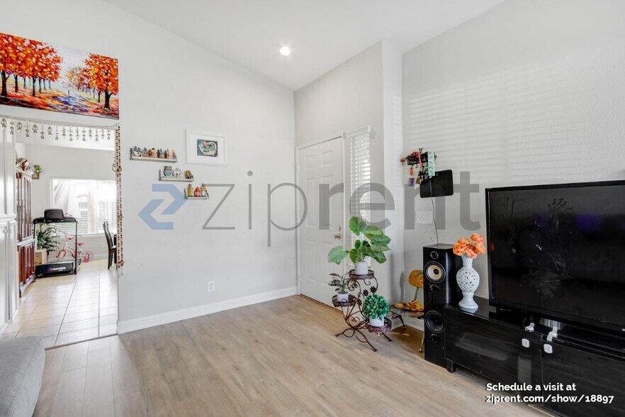 Building Photo - 4533 Silvercrest Way