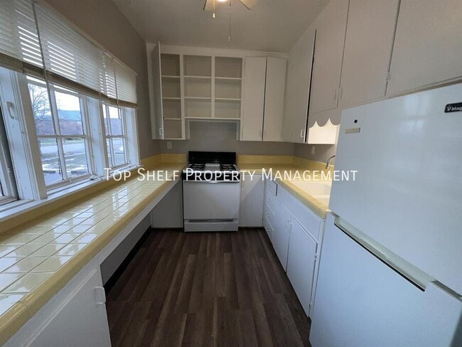 Building Photo - 3103 Grand Ave