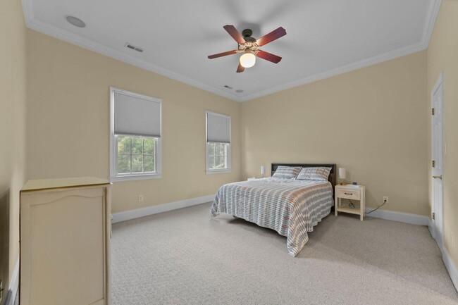 Building Photo - 450 Cox Rd