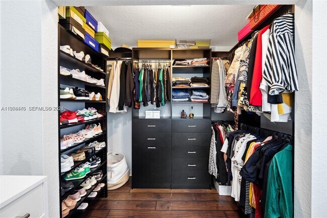 Building Photo - 18755 SW 27th Ct