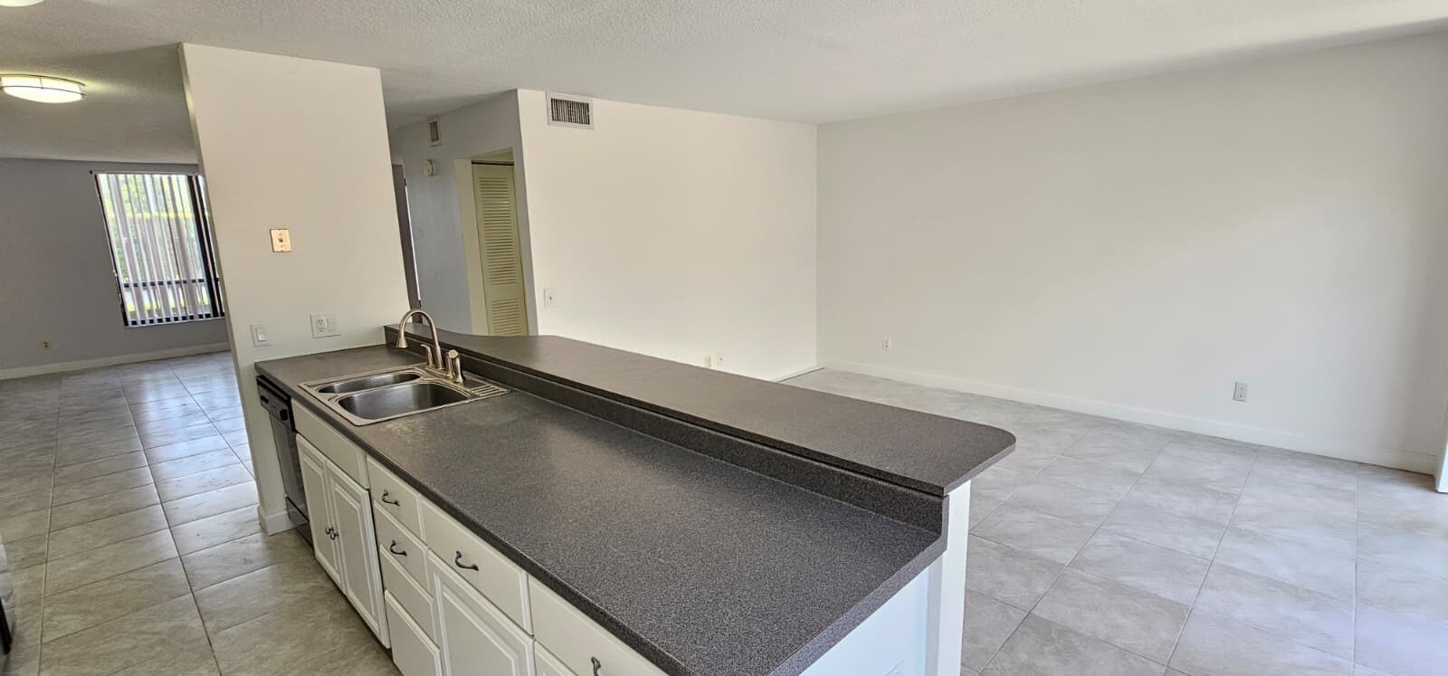 Building Photo - 1017 NW 124th Ave