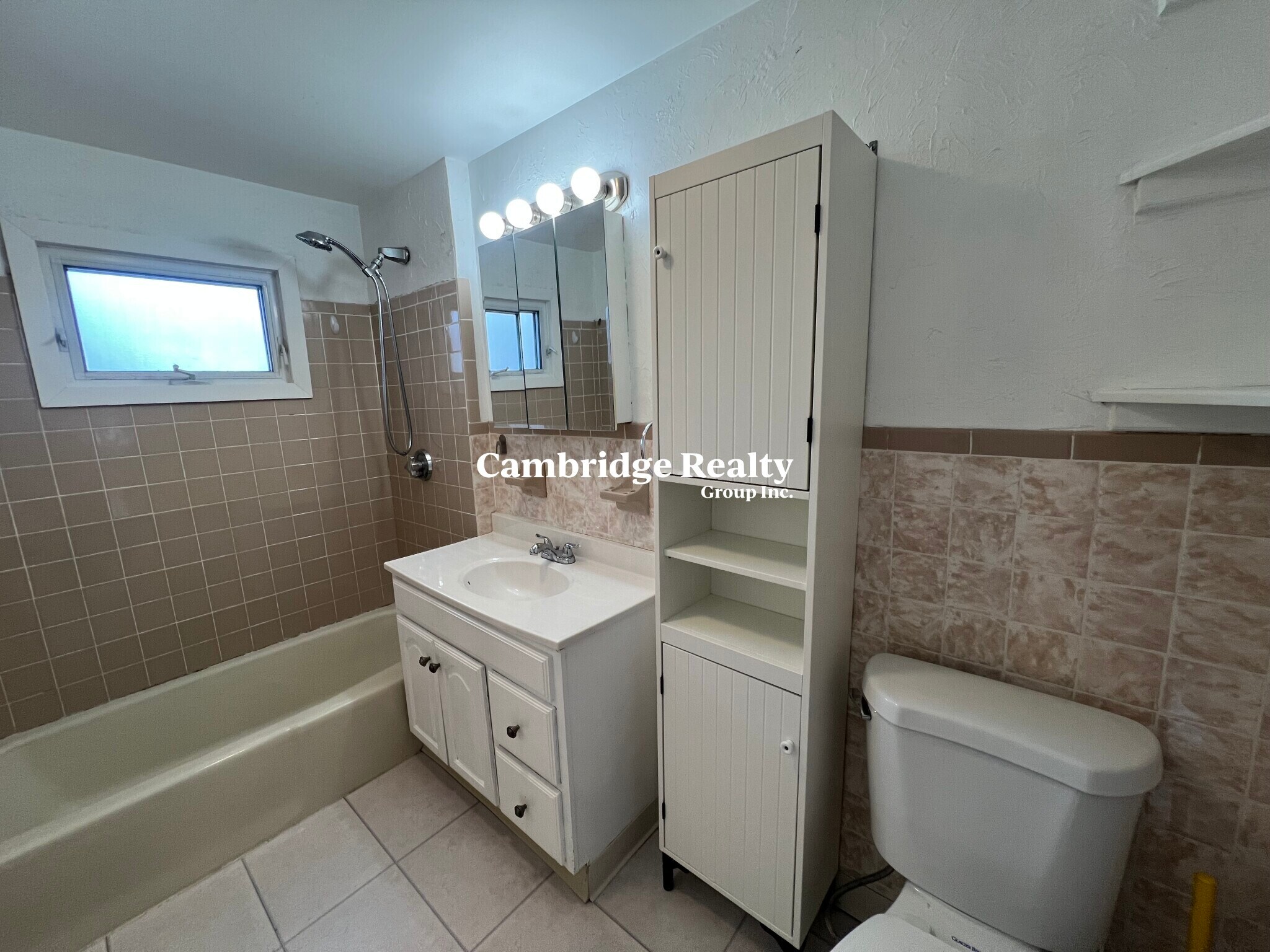 Building Photo - 17 Hudson St