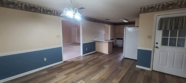 Building Photo - 3835 Cross Creek Trail