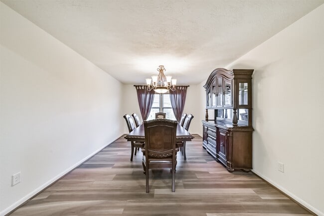 Building Photo - 25546 Kensington Lk Dr