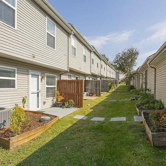 Building Photo - 313 Bonita Pky