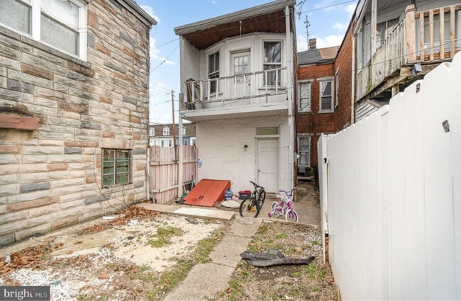 Building Photo - 623 Wiconisco St