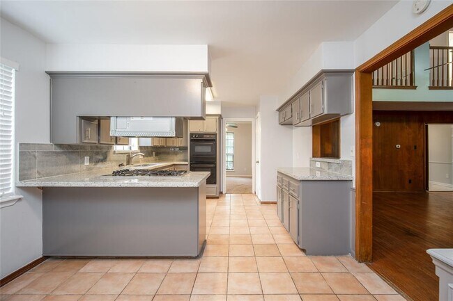 Building Photo - 15319 Paseo Del Rey Dr