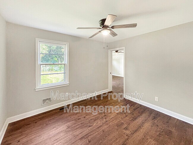 Building Photo - 308 Gordon St Ext