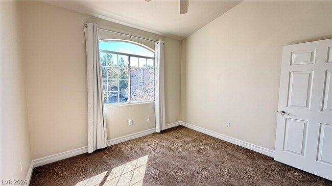 Building Photo - 75 N Valle Verde Dr