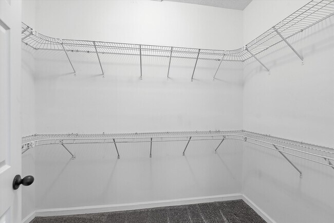 Building Photo - 630 N Hamilton Ave