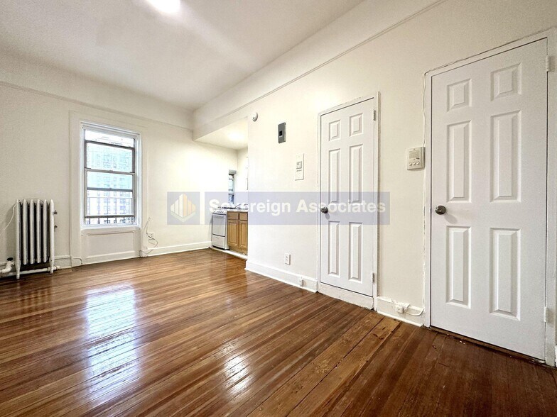 Primary Photo - 936 West End Ave