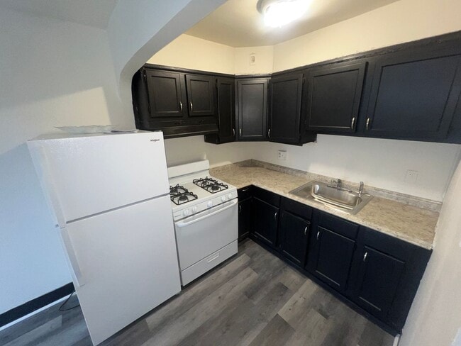 Building Photo - 6840 Marshall Rd