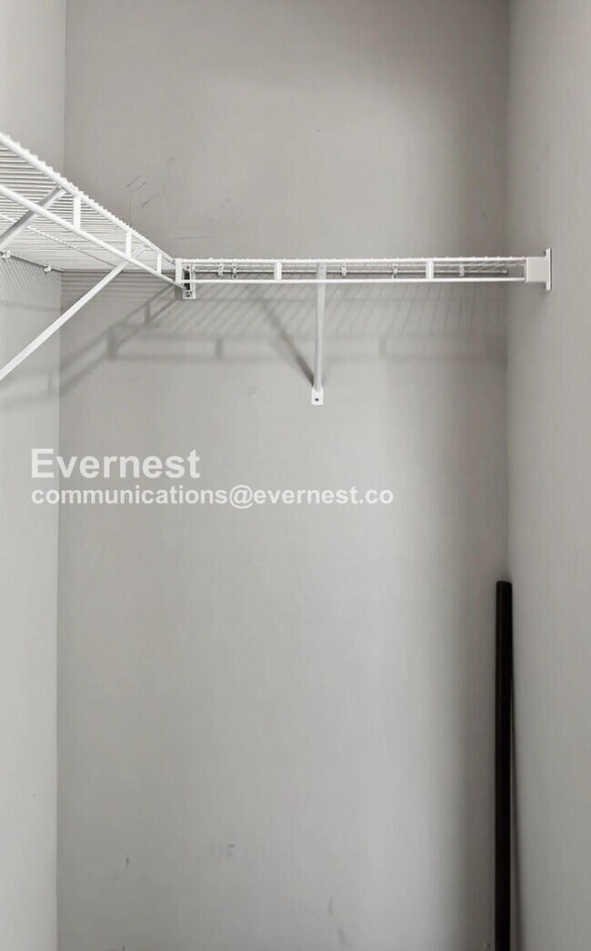 Building Photo - 6227 Kemp St