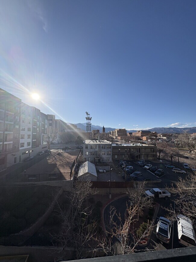 Building Photo - 1 bedroom - Downtown Citywalk