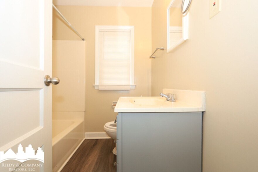 Building Photo - 965 Dillworth St