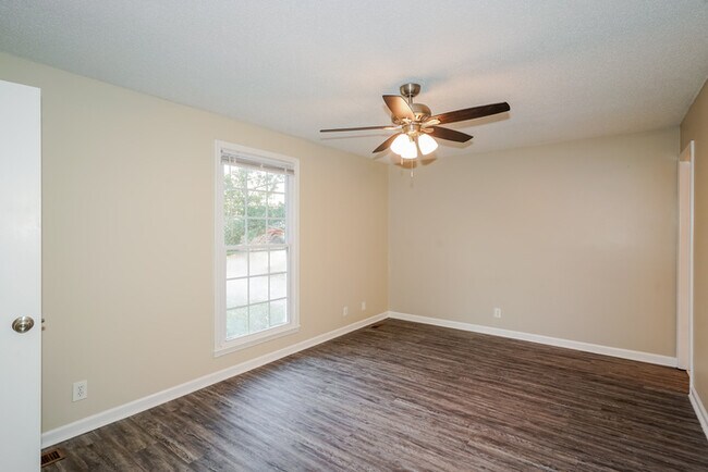 Building Photo - 2704 Knob Ct