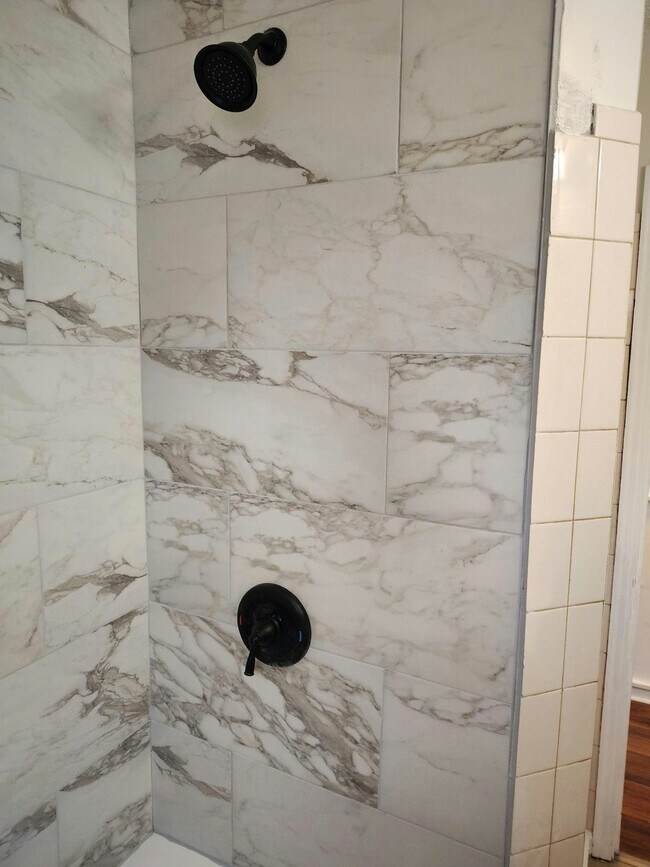 Building Photo - 3305 N Keystone Ave