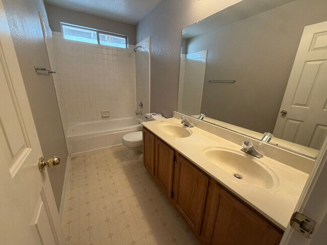 Building Photo - 8420 Oak Flat Way
