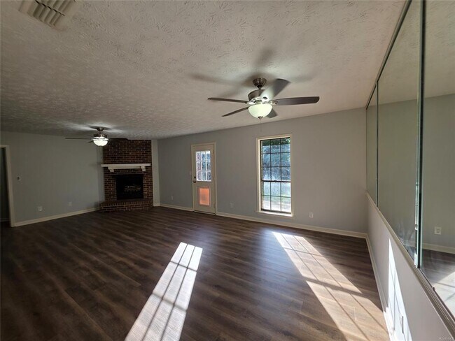 Building Photo - 6225 Whitewater Ct