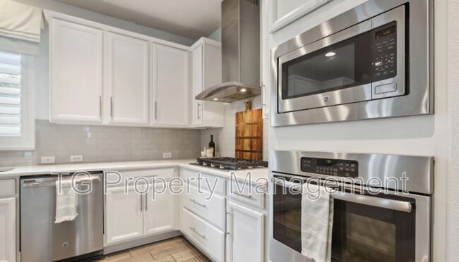 Building Photo - 456 Stone Ridge Dr