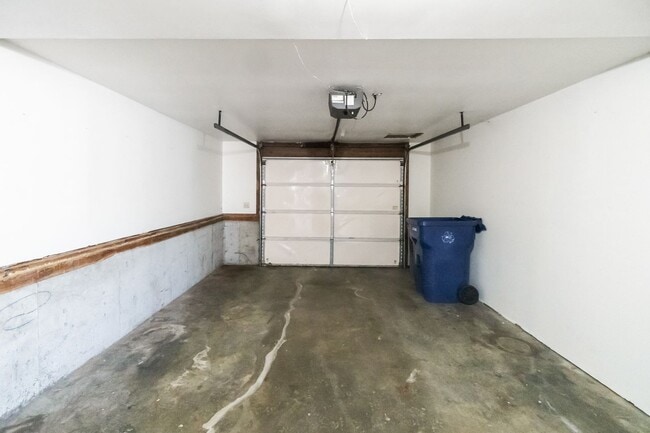 Building Photo - Beautiful Spokane Valley Duplex!!