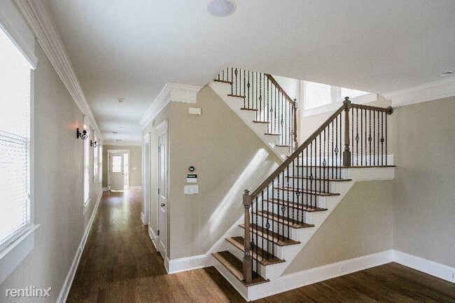 Building Photo - 3 br, 2.5 bath House - 301 Fortune Street