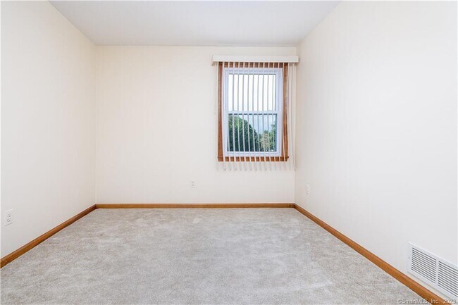 Building Photo - 113 Brandegee Ln