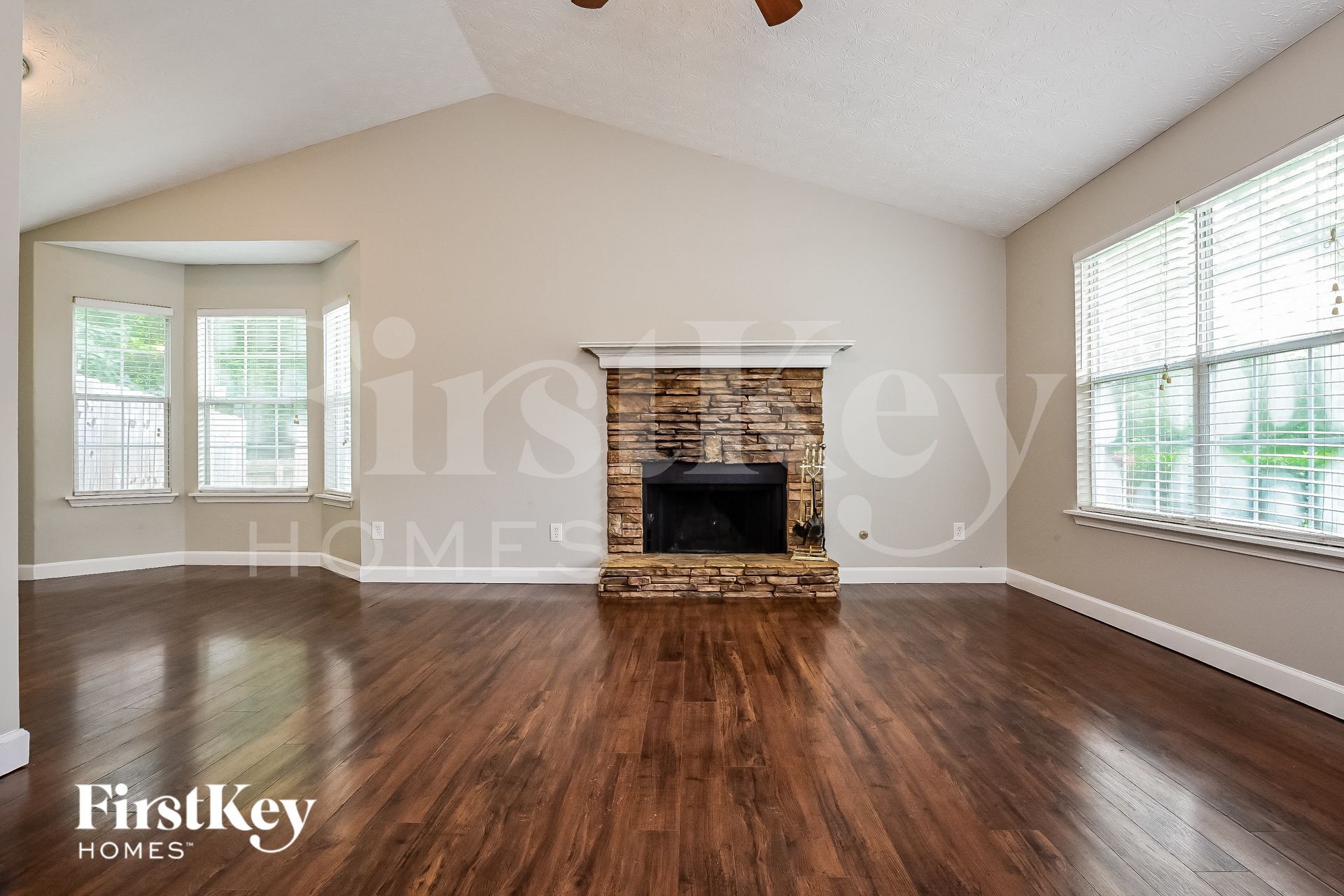 Building Photo - 104 Waters Edge Dr