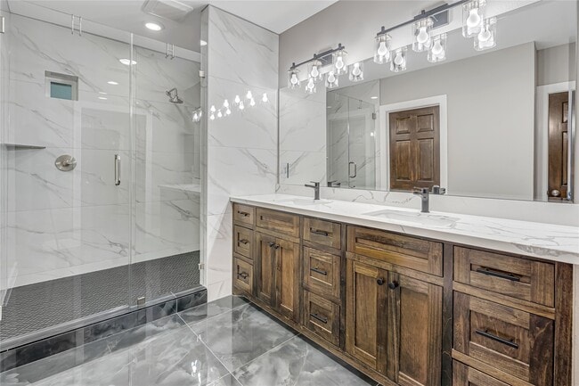 Building Photo - 430 N Hutcheson St