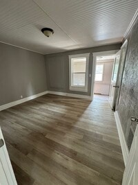 Building Photo - 2212 Midland Ave