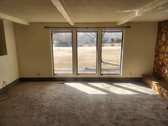 Building Photo - Coming Soon! 4 bedroom 2 bath