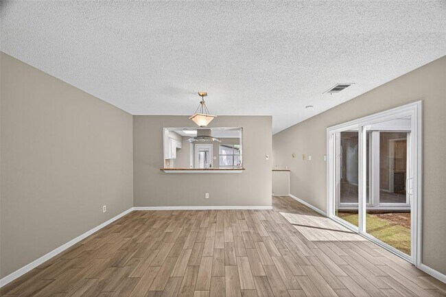 Building Photo - 16019 Parksley Dr