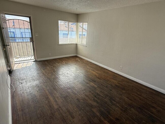Building Photo - 304 N 14th St