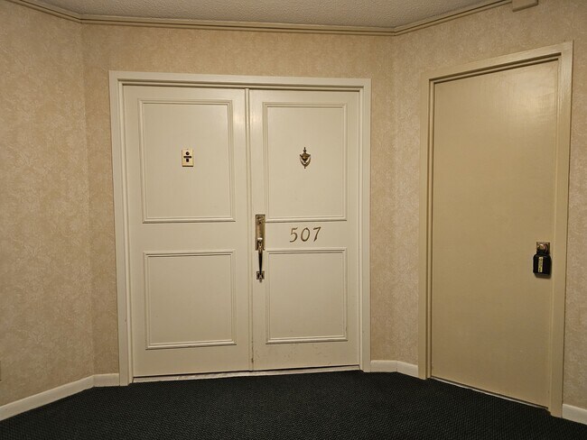 Building Photo - 2611 Bayshore Blvd