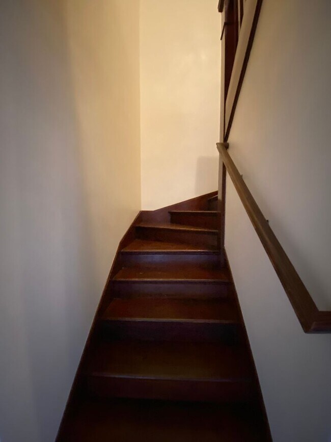 Building Photo - Beautiful Visalia Home Available Now!