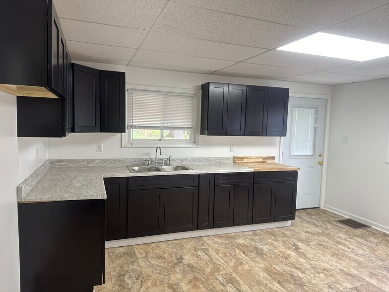 Building Photo - 54 Rebecca St