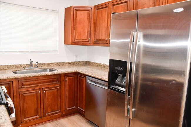 Building Photo - Parker (388) North