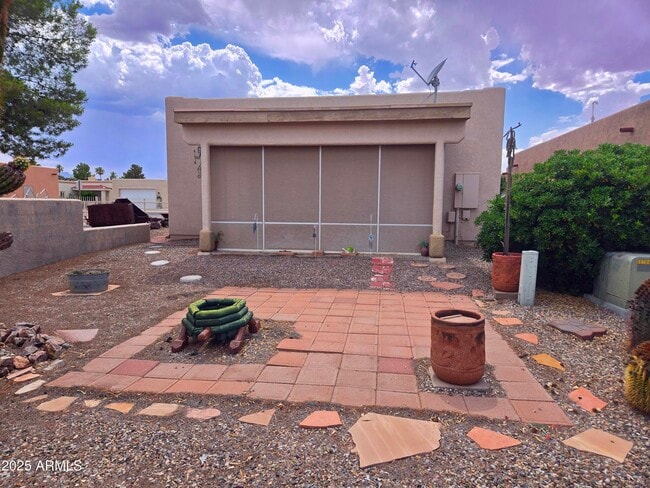 Building Photo - 383 S Taylors Trail