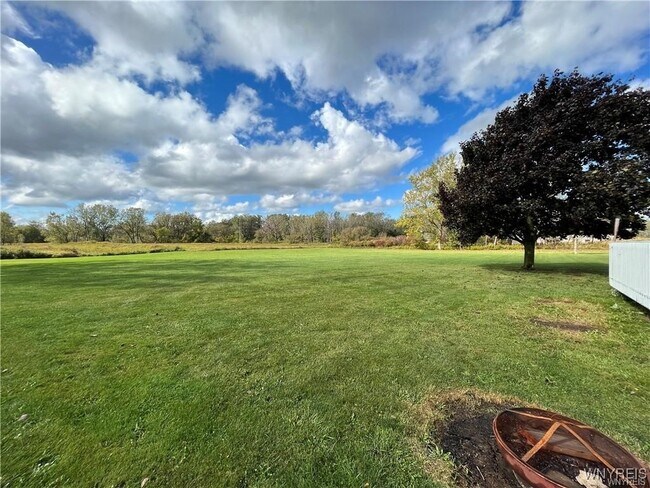 Building Photo - 3279 Clinton St