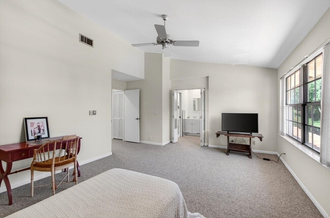 Building Photo - 7865 La Mirada Dr