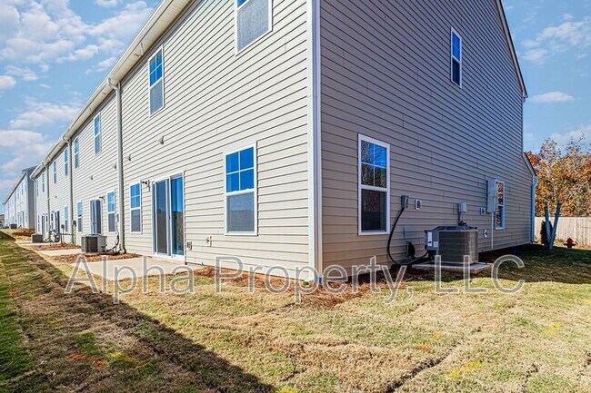 Building Photo - 328 Trail Branch Ct.