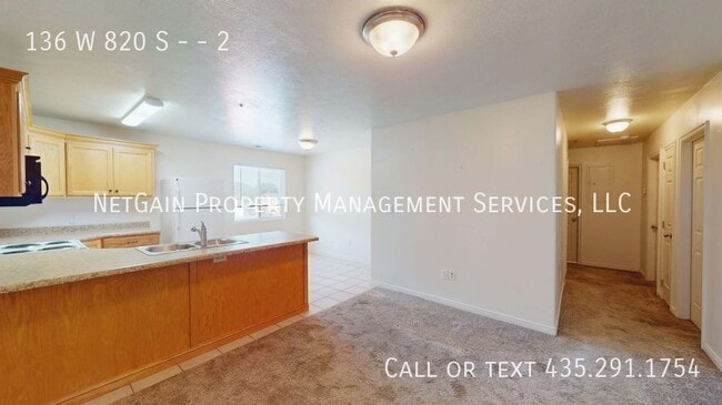 Building Photo - 136 W 820 S