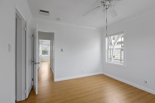 Building Photo - Charming 3 Bedroom / 1.5 Bathroom Home in ...