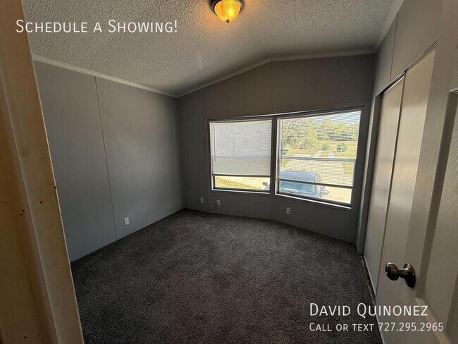 Building Photo - 5609 Lesteele-